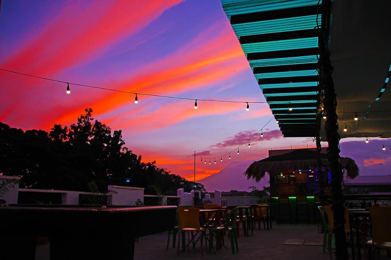 Dumaguete City Antwet Backpacker'S Inn & Rooftop Bar מראה חיצוני תמונה