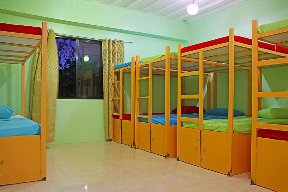 Dumaguete City Antwet Backpacker'S Inn & Rooftop Bar מראה חיצוני תמונה